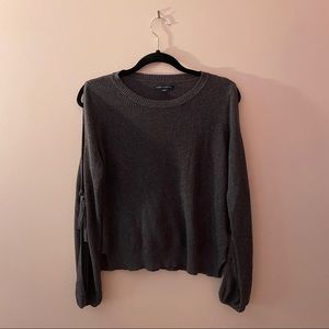 american eagle fall sweater w partially open arms